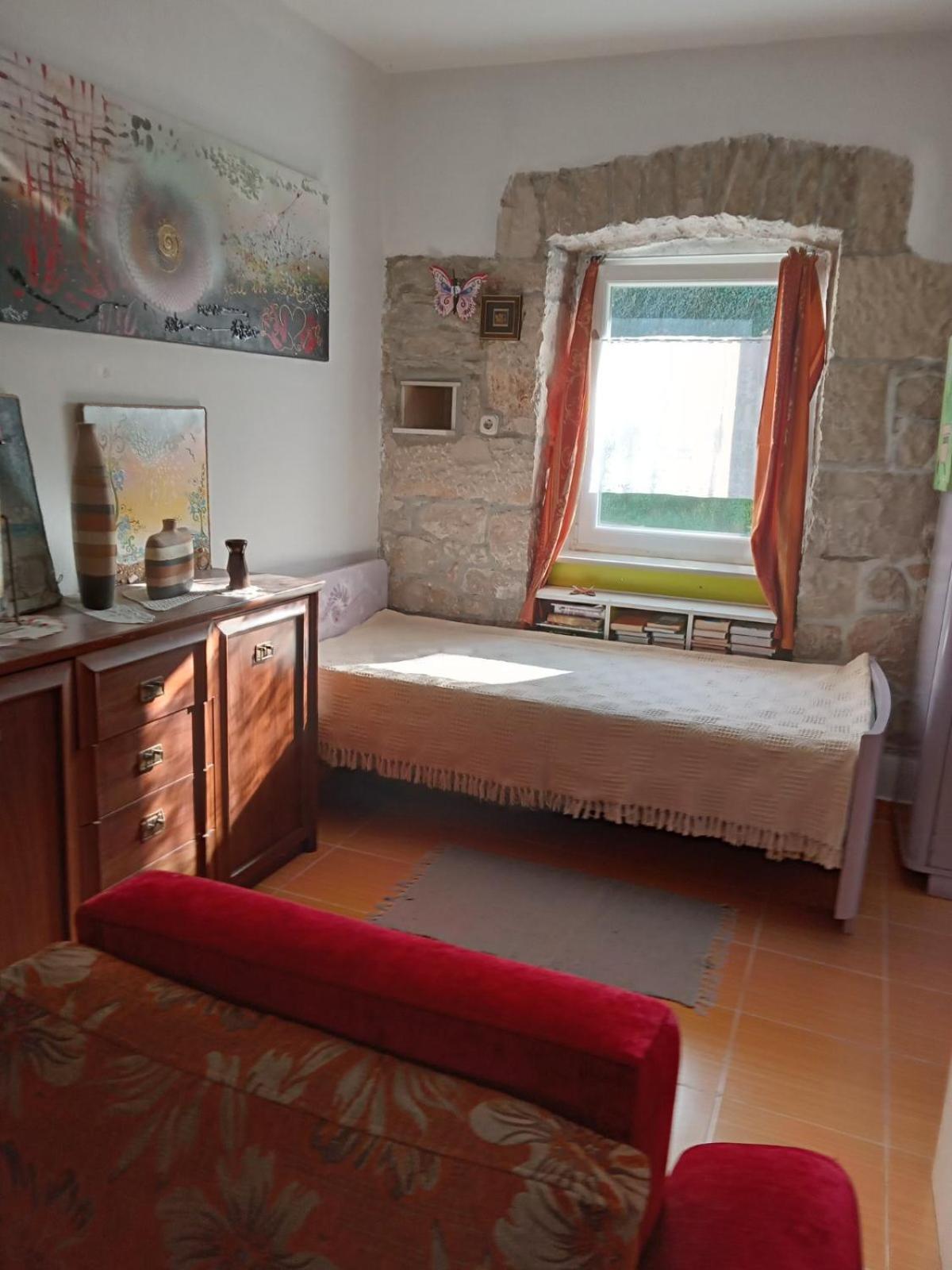 Apartman Sirena Pićan Εξωτερικό φωτογραφία